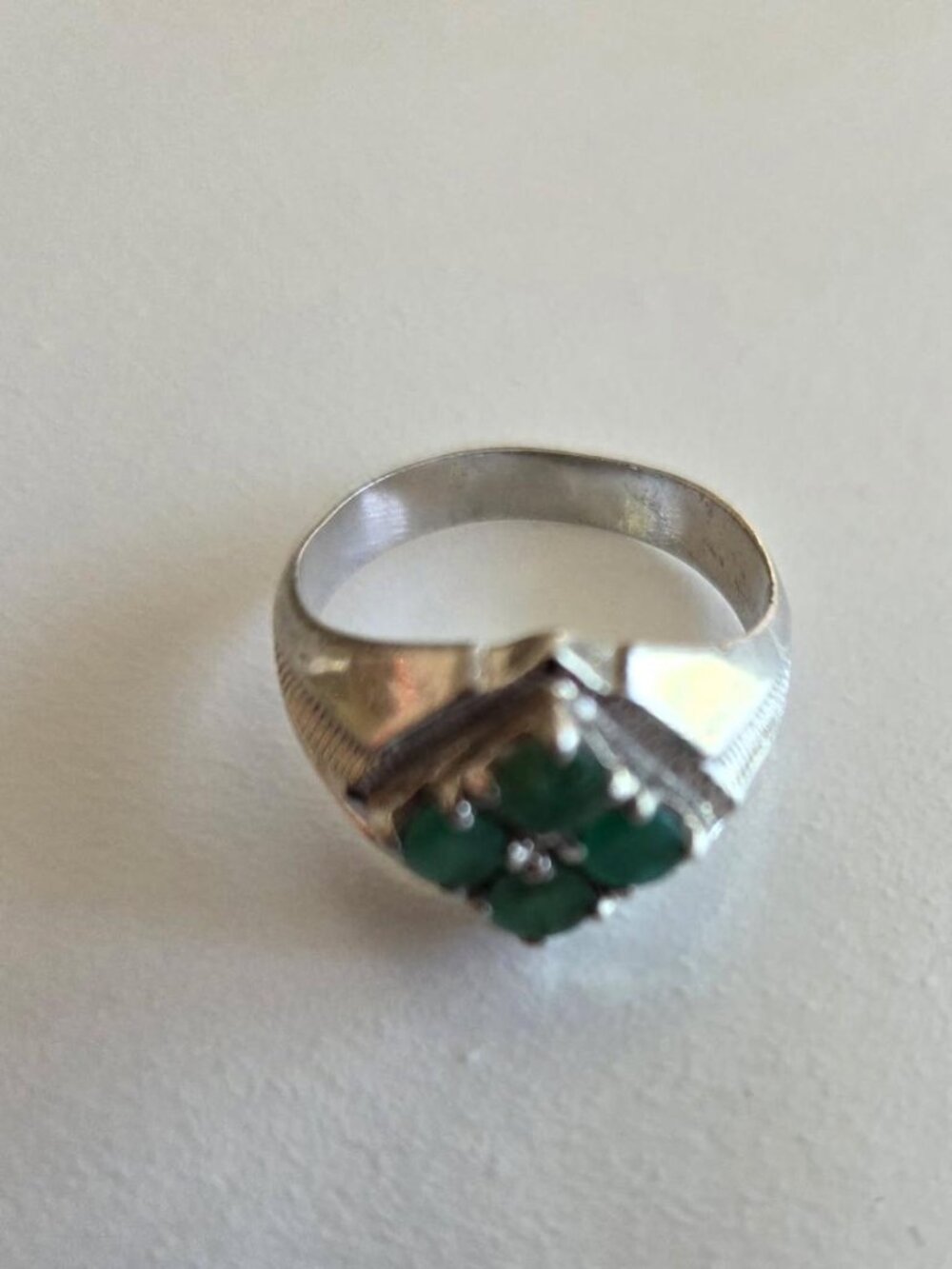 Vintage Green Stone Cluster Ring Size 7 Silver Tone Statement Fashion Jewelry